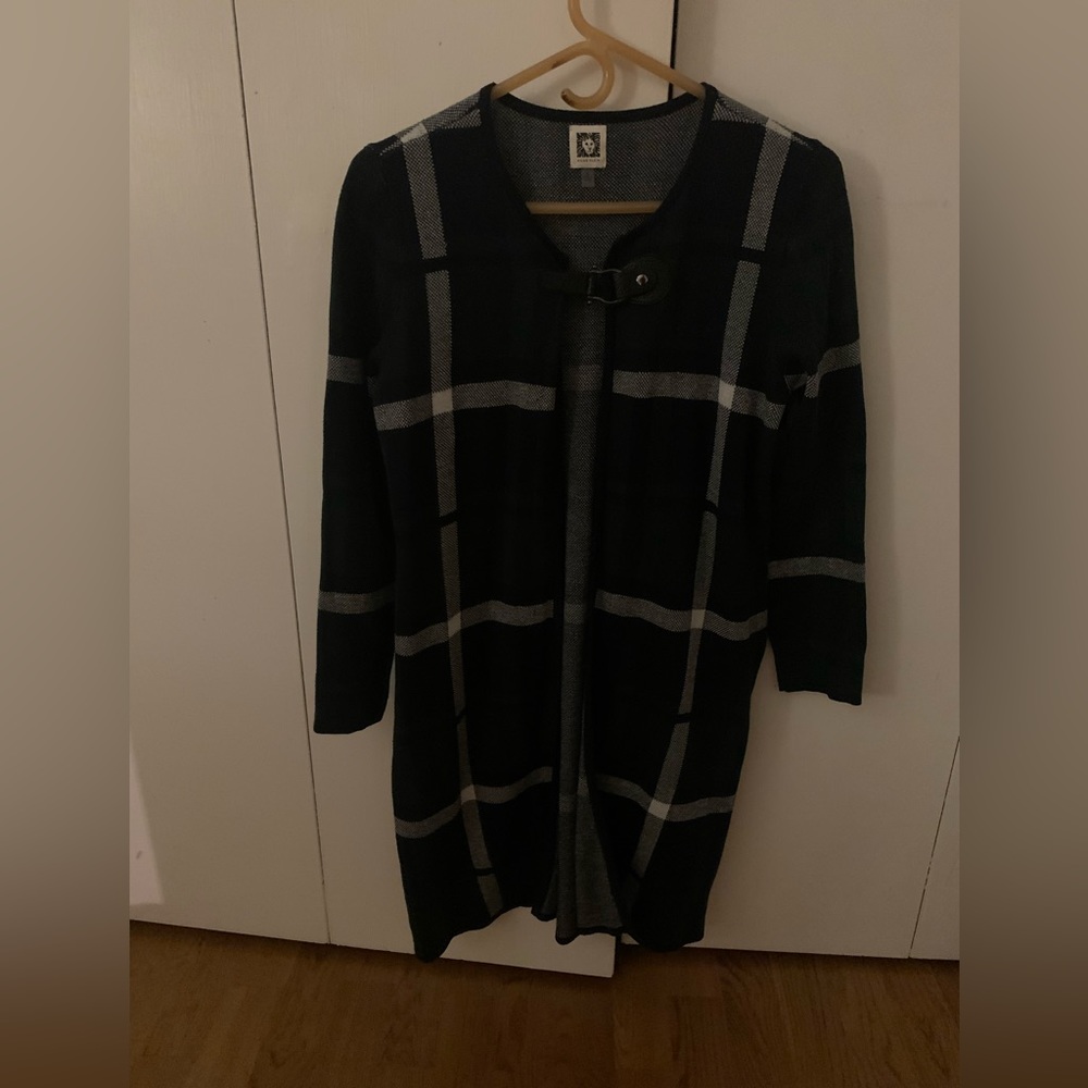Cute medium thick cardigan, goes to right above knee!